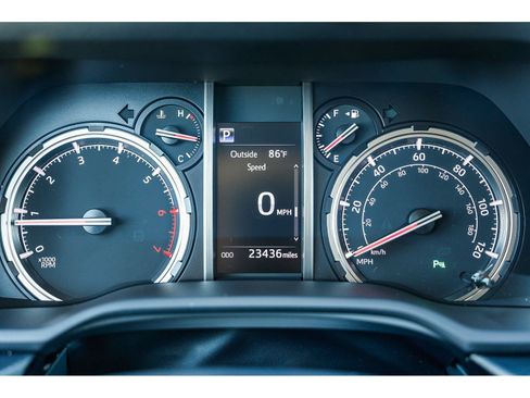 Used 2024 Toyota 4Runner Limited AWD/4WD image 24
