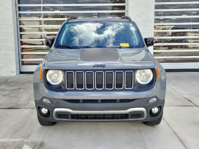Used 2023 Jeep Renegade Latitude AWD/4WD image 2