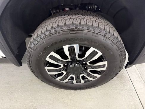 New 2026 GMC Sierra 2500 Denali Ultimate image 4