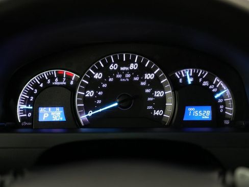 Used 2014 Toyota Camry SE FWD image 16