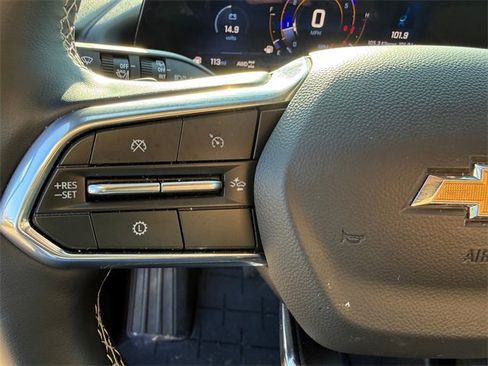 Used 2025 Chevrolet Traverse LT image 16