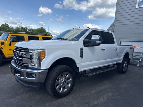 Used 2017 Ford F250 Lariat w/ Chrome Package AWD/4WD image 3