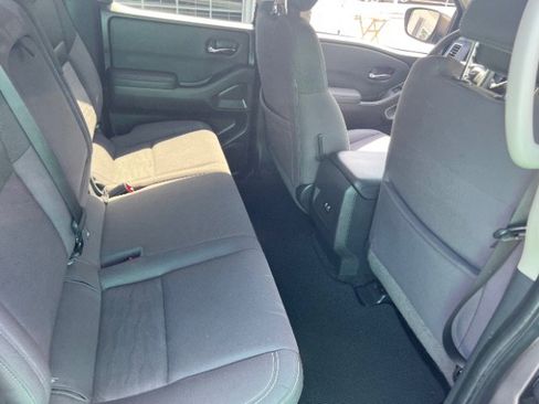 Used 2022 Nissan Frontier SV w/ Technology Package image 48