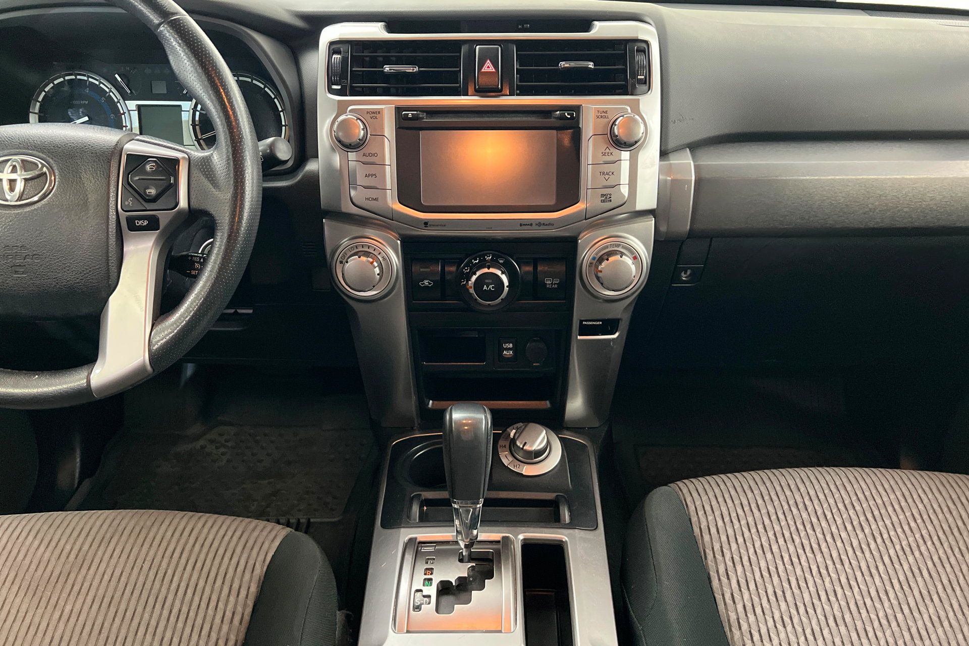 Used 2018 Toyota 4Runner SR5 AWD/4WD image 14
