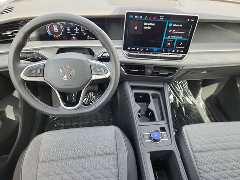 New 2026 Volkswagen Tiguan S image 9