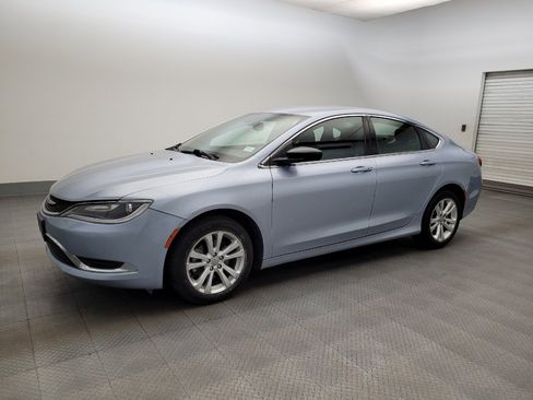 Used 2015 Chrysler 200 Limited FWD image 2