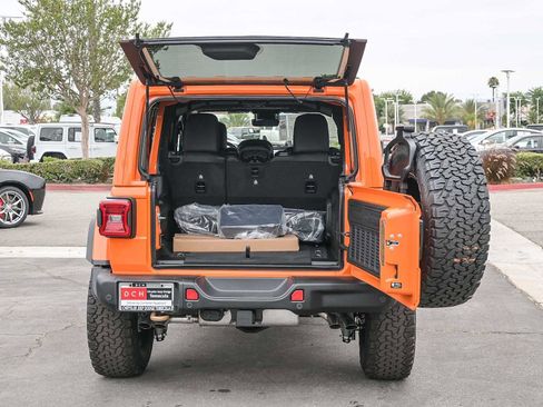 New 2025 Jeep Wrangler Unlimited Rubicon 392 image 34