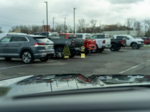 Used 2023 GMC Yukon Denali Ultimate image 17