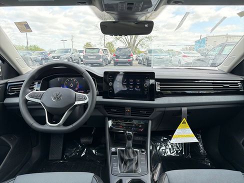 New 2026 Volkswagen Jetta SE FWD image 14