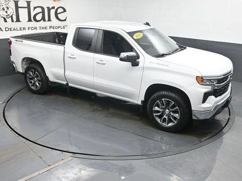 Used 2023 Chevrolet Silverado 1500 LT AWD/4WD image 34