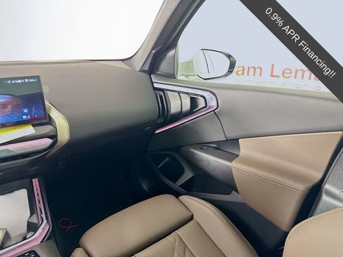 Used 2025 BMW X3 xDrive30i w/ Premium Package image 24