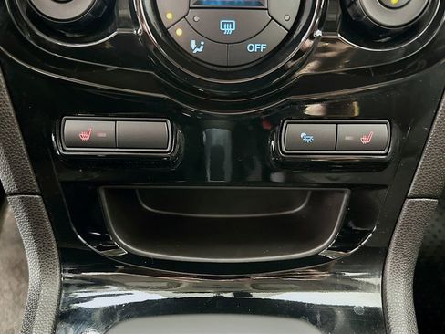 Used 2014 Ford Fiesta SE w/ Equipment Group 201A image 19