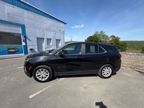 Used 2023 Chevrolet Equinox LT FWD image 2