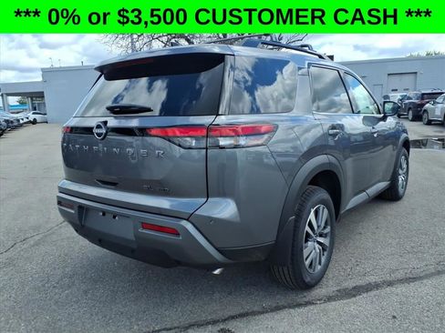 New 2026 Nissan Pathfinder SL AWD/4WD image 8