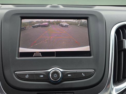 Used 2022 Chevrolet Equinox LT image 16