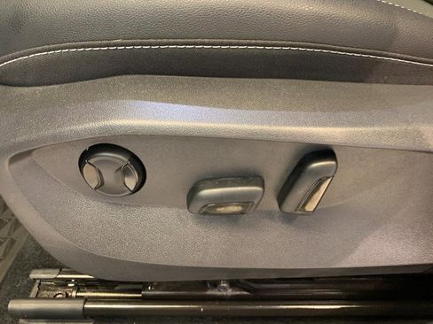 Used 2022 Volkswagen Taos SE image 19