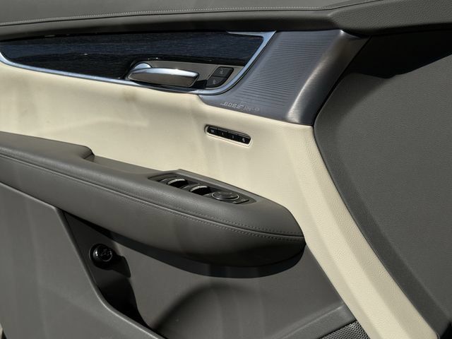 Used 2024 Cadillac XT6 Premium Luxury FWD image 25
