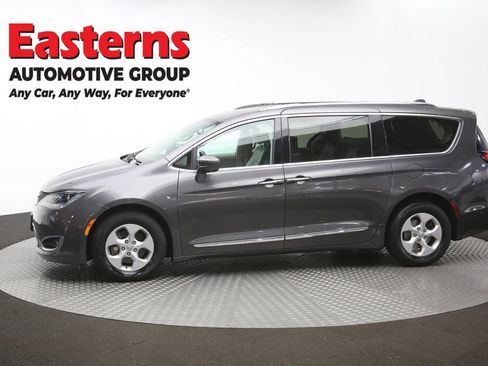 Used 2017 Chrysler Pacifica Touring-L Plus w/ Advanced Safetytec Group FWD image 61
