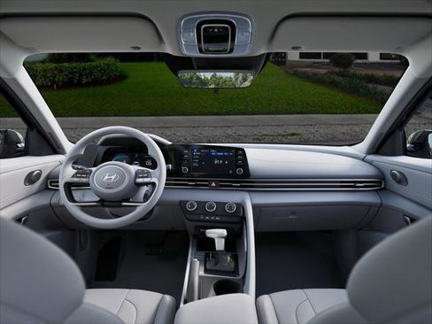 New 2026 Hyundai Elantra SE image 11