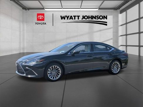 Used 2024 Lexus ES 300h Ultra Luxury w/ Accessory Package (Z2) FWD image 33