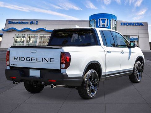 New 2026 Honda Ridgeline Black Edition image 4
