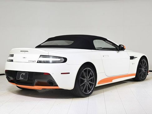 Used 2017 Aston Martin V12 Vantage S image 17