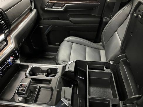 Used 2024 GMC Sierra 1500 Elevation w/ Elevation Premium Package AWD/4WD image 31