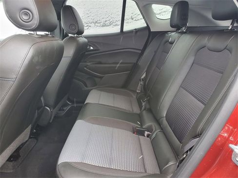 Used 2025 Chevrolet Trax LT image 24