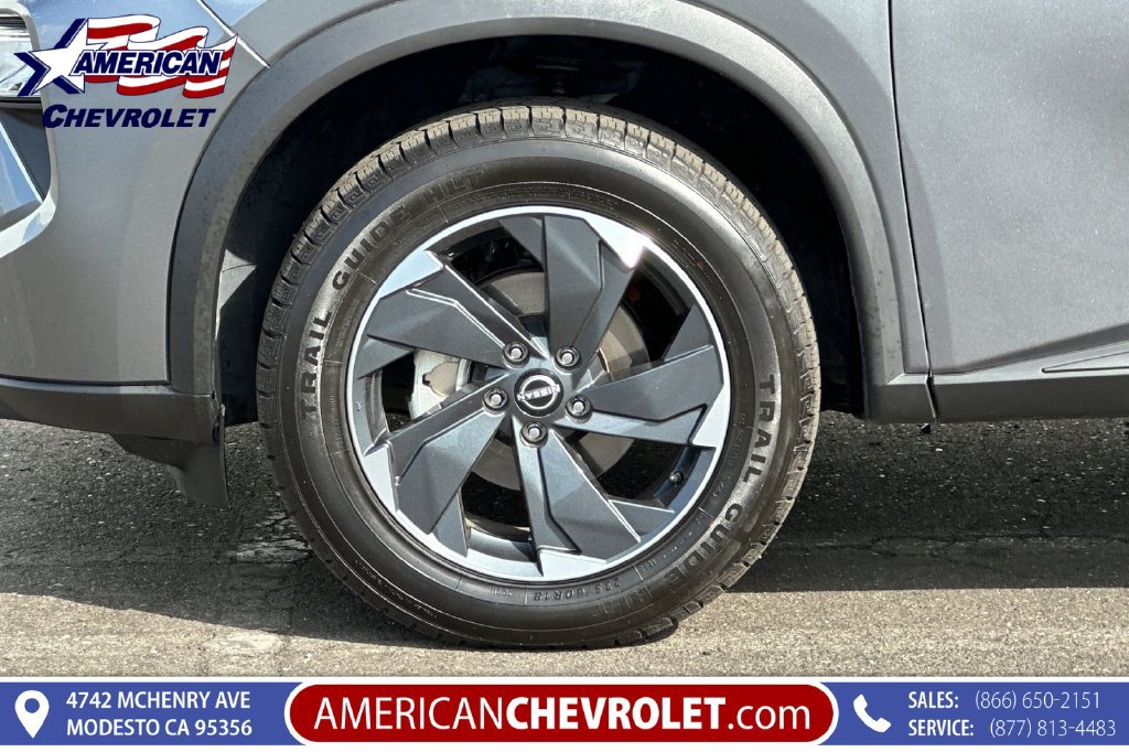 Used 2025 Nissan Rogue SV AWD/4WD image 37