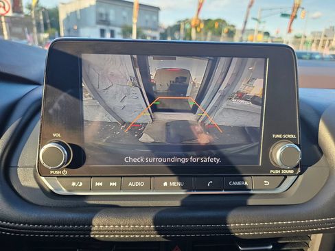 Used 2023 Nissan Rogue S AWD/4WD image 26