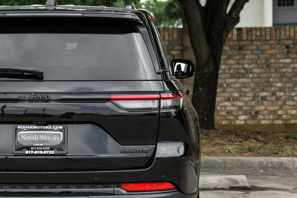 Used 2023 Jeep Grand Cherokee Limited w/ Black Appearance Package AWD/4WD image 60