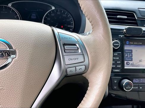 Used 2015 Nissan Altima 2.5 SL w/ Technology Package FWD image 11