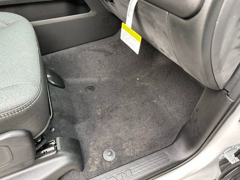 New 2026 RAM 1500 4x4 Crew Cab image 13