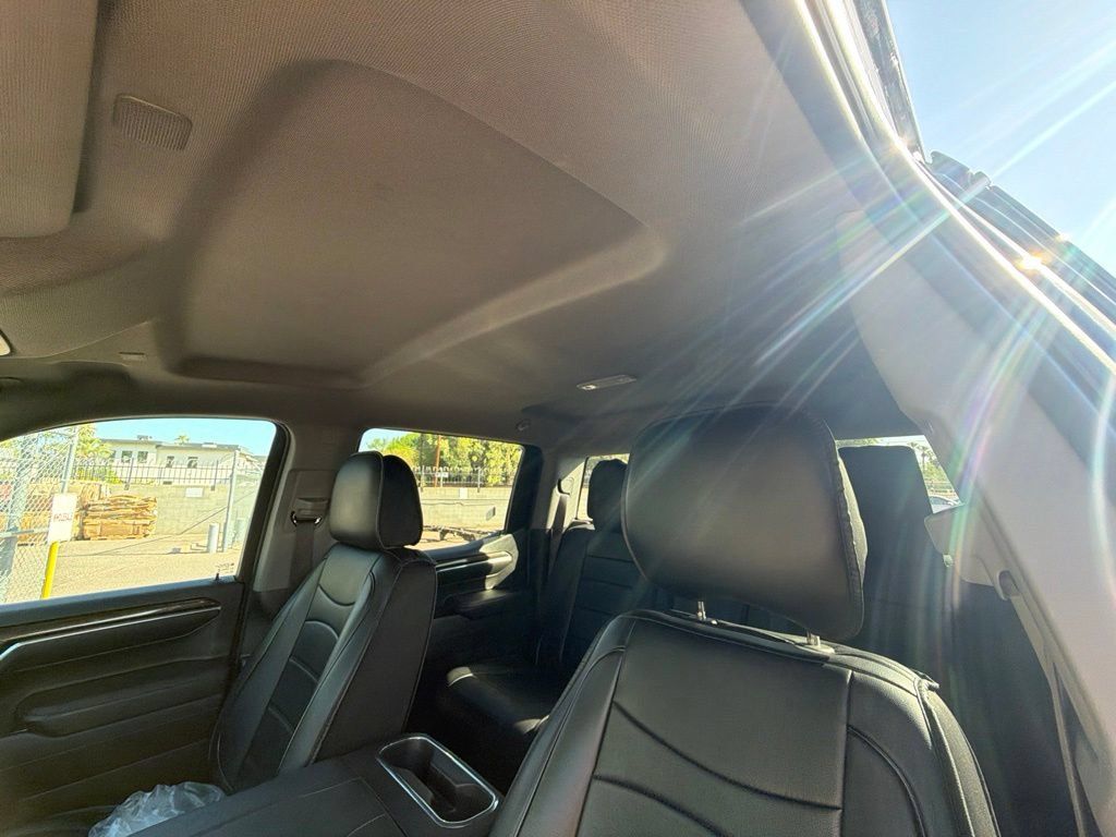 Used 2023 GMC Sierra 1500 Elevation AWD/4WD image 5