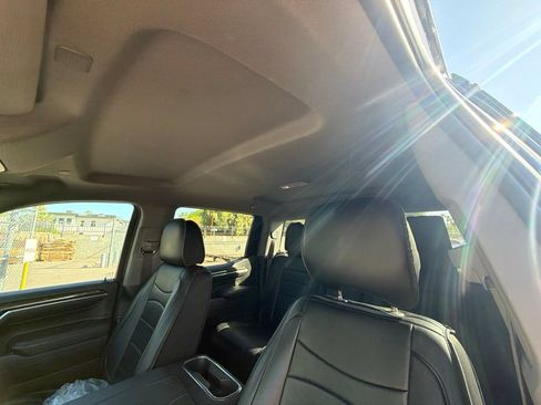 Used 2023 GMC Sierra 1500 Elevation AWD/4WD image 5