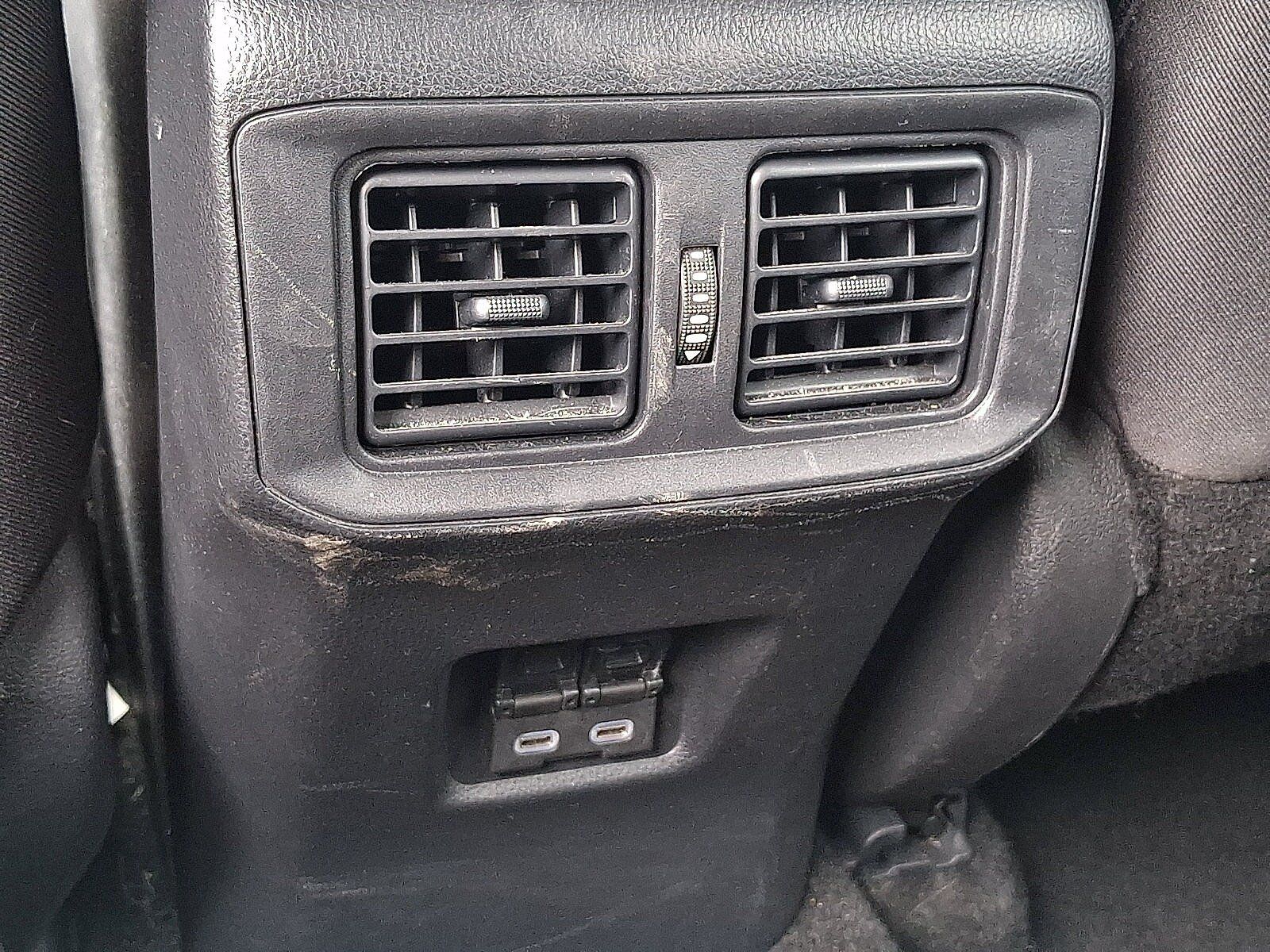 Used 2025 Toyota RAV4 XLE AWD/4WD image 11