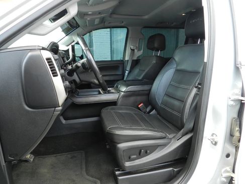 Used 2018 GMC Sierra 2500 Denali w/ Duramax Plus Package image 2
