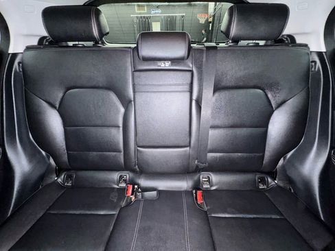 Used 2017 Mercedes-Benz GLA 250 4MATIC image 32