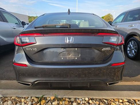 Used 2024 Honda Civic Sport Touring image 2