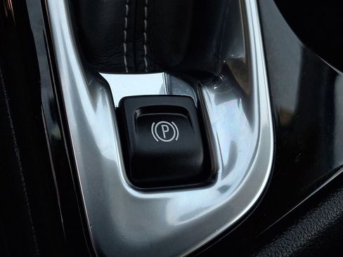 Used 2025 Buick Encore GX Avenir w/ Avenir Technology Package image 25