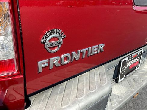 Used 2018 Nissan Frontier SV image 8