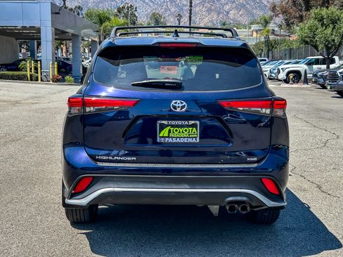 Used 2023 Toyota Highlander XSE FWD image 7