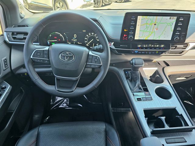 Used 2024 Toyota Sienna XSE w/ XSE Premium Package FWD image 32