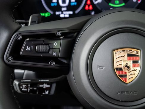 Certified 2025 Porsche 911 Carrera GTS image 10