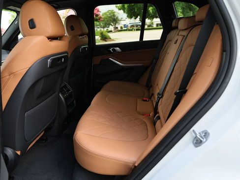 New 2026 BMW X5 xDrive50e w/ Premium Package AWD/4WD image 26