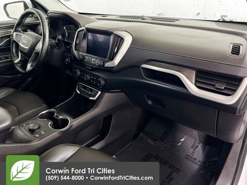 Used 2023 GMC Terrain SLT image 29