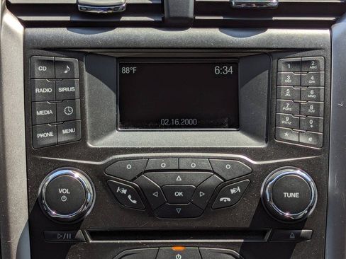 Used 2018 Ford Fusion SE AWD/4WD image 19