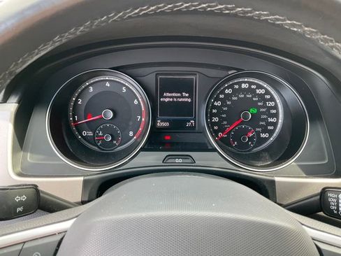 Used 2020 Volkswagen Atlas Cross Sport SE w/ Towing Package image 10