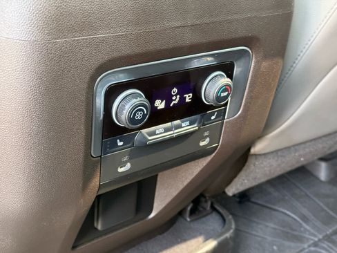 Used 2021 Chevrolet Tahoe Z71 w/ Z71 Signature Package image 31