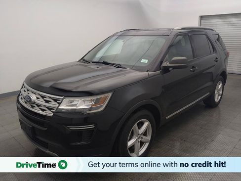 Used 2019 Ford Explorer XLT FWD image 1